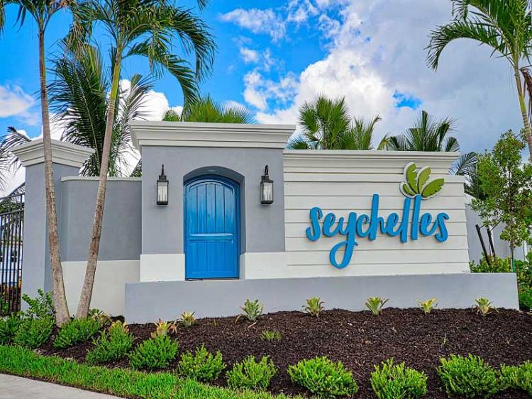 Seychelles, a new condo community coming to Naples Florida off Santa Barbara Blvd